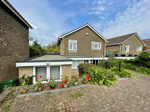 View Full Details for Sarsen Close, Old Town, Swindon