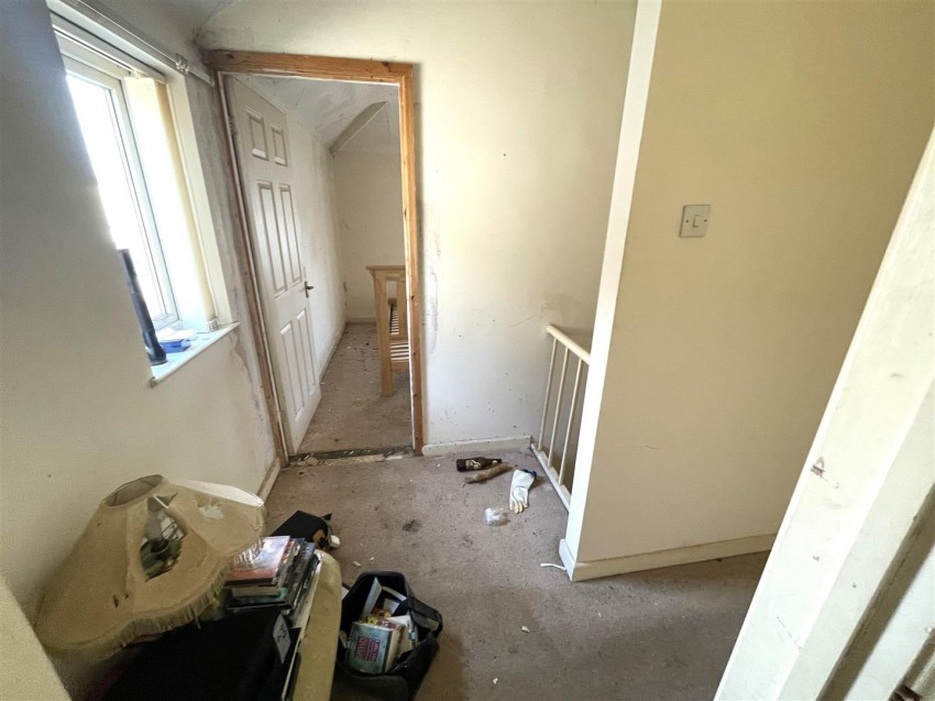 Images for Wiltshire Avenue, Swindon