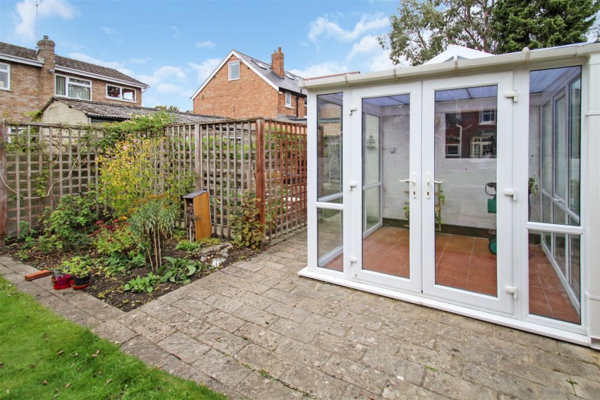 Images for Westlecot Road