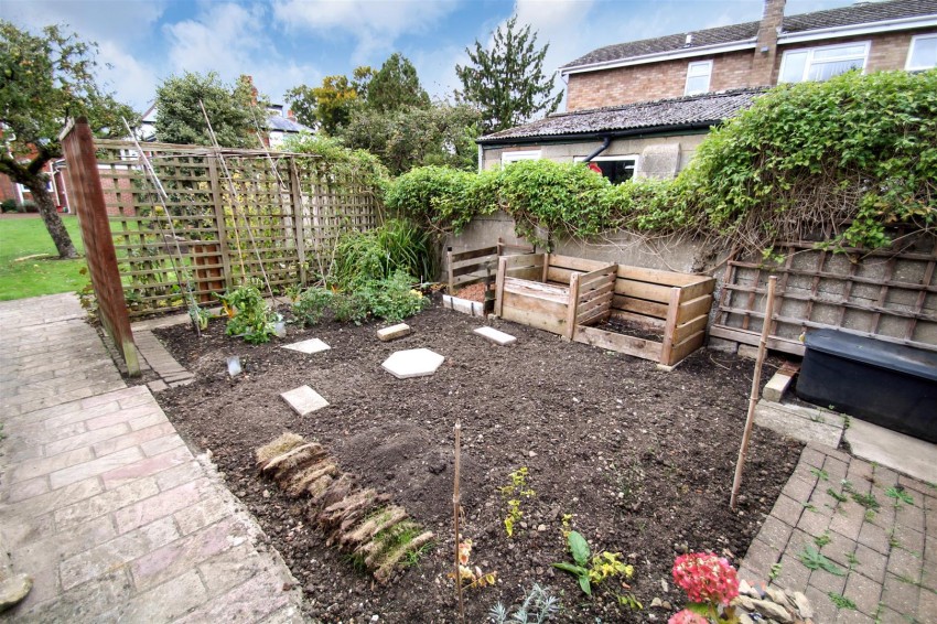 Images for Westlecot Road