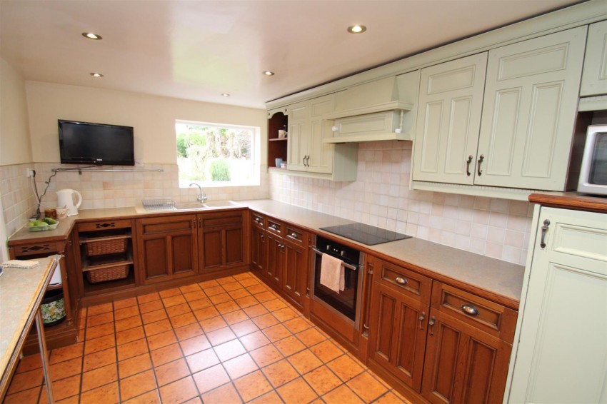 Images for Westlecot Road