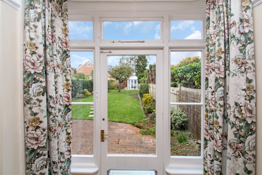 Images for Westlecot Road