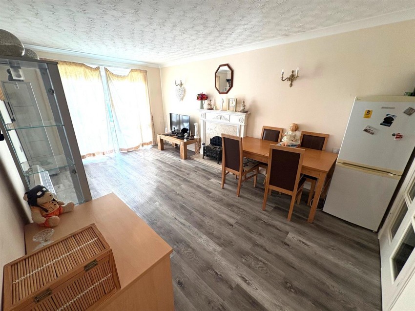 Images for Grovelands Avenue, Swindon