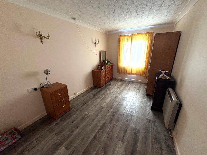 Images for Grovelands Avenue, Swindon