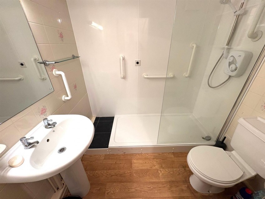 Images for Grovelands Avenue, Swindon