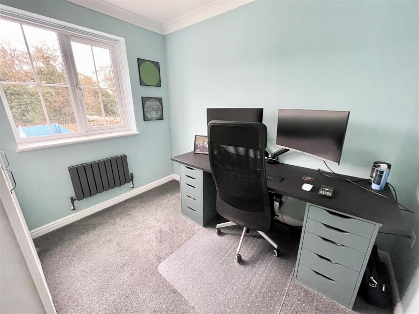 Images for Horseshoe Crescent, Peatmoor, Swindon