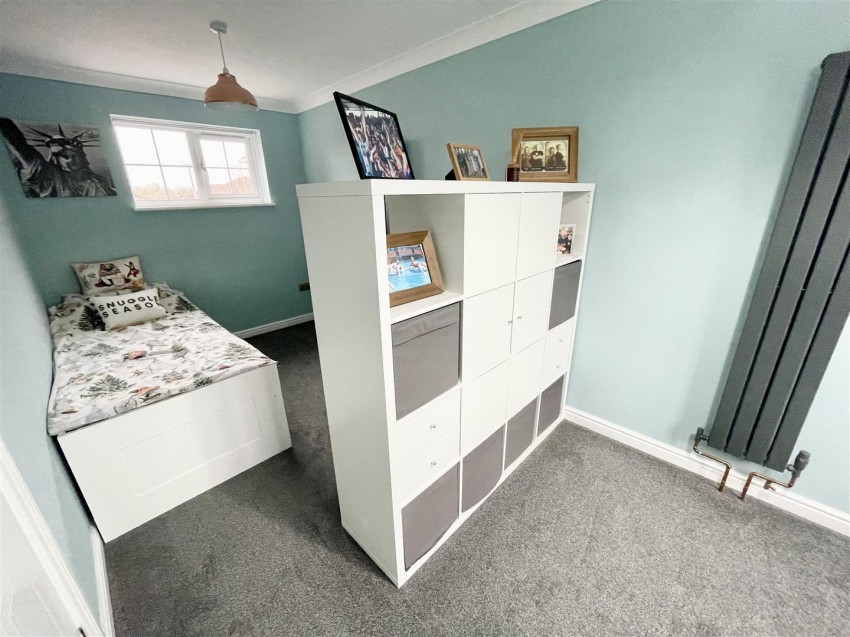 Images for Horseshoe Crescent, Peatmoor, Swindon