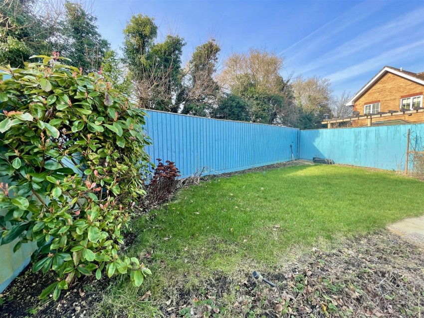 Images for Horseshoe Crescent, Peatmoor, Swindon