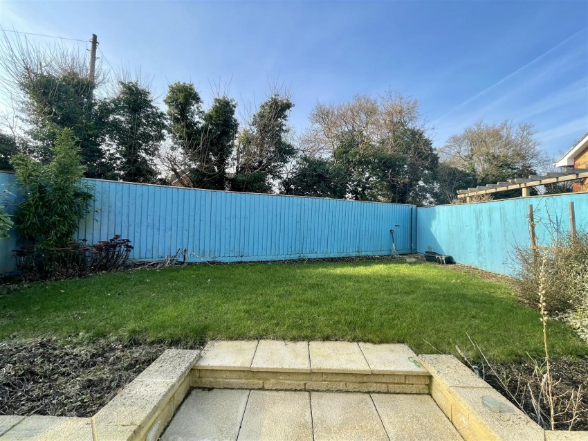 Images for Horseshoe Crescent, Peatmoor, Swindon
