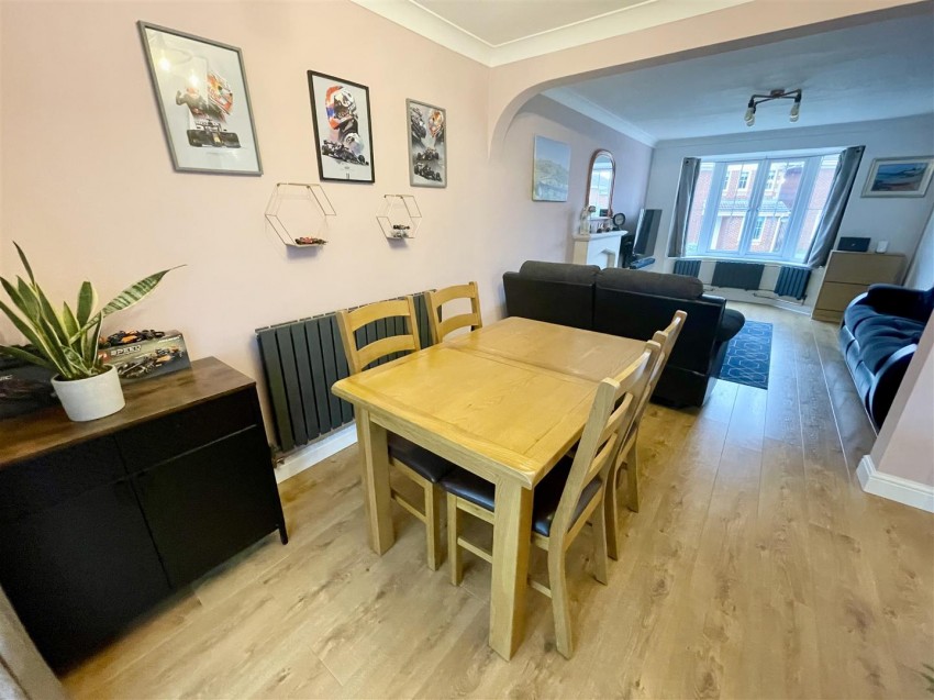 Images for Horseshoe Crescent, Peatmoor, Swindon