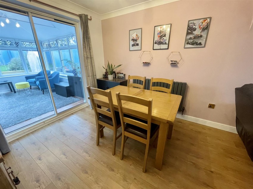 Images for Horseshoe Crescent, Peatmoor, Swindon