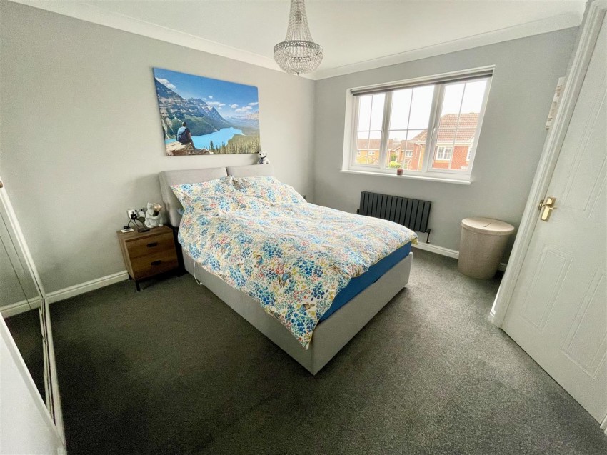 Images for Horseshoe Crescent, Peatmoor, Swindon