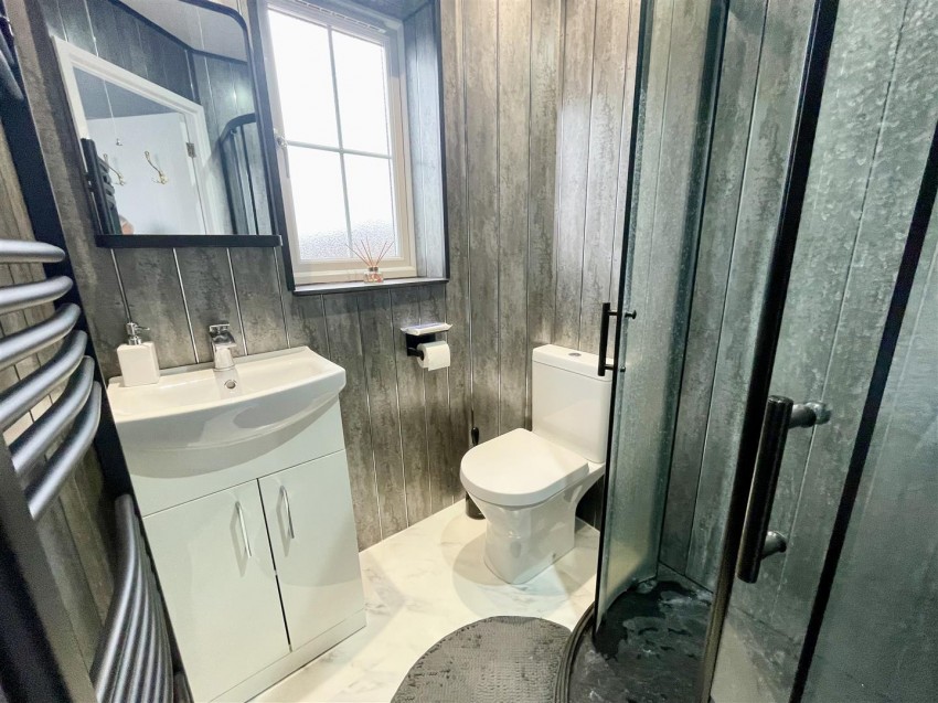 Images for Horseshoe Crescent, Peatmoor, Swindon