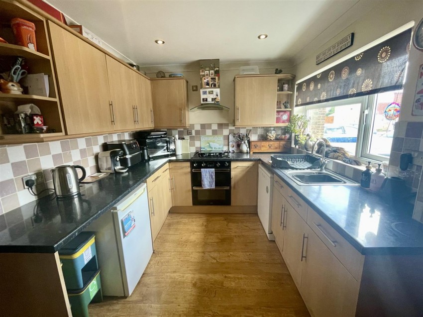 Images for Peregrine Close, Swindon