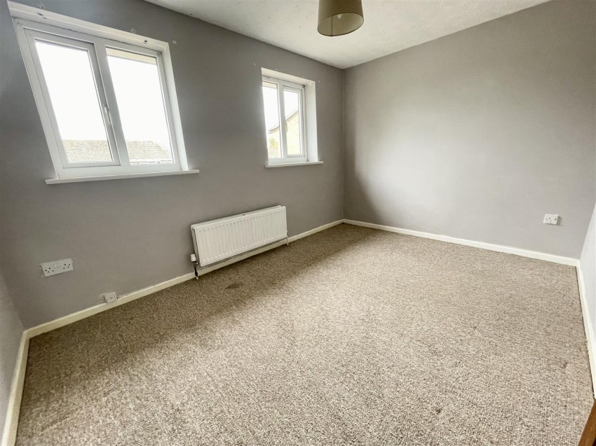 Images for White Edge Moor, Swindon
