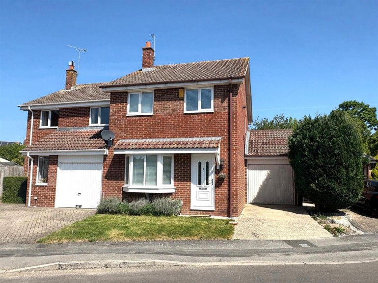 Campion Gate, Grange Park, Swindon