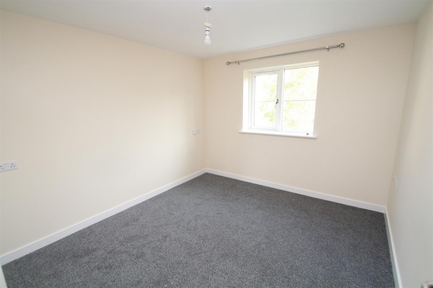 Images for Towpath Gardens, The Moorings, Swindon