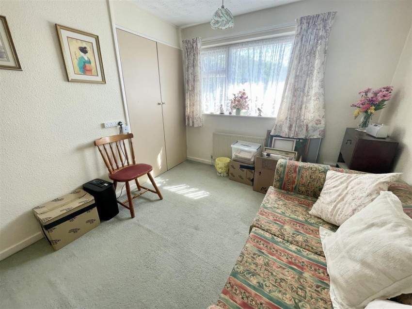 Images for Shaftesbury Avenue, Swindon