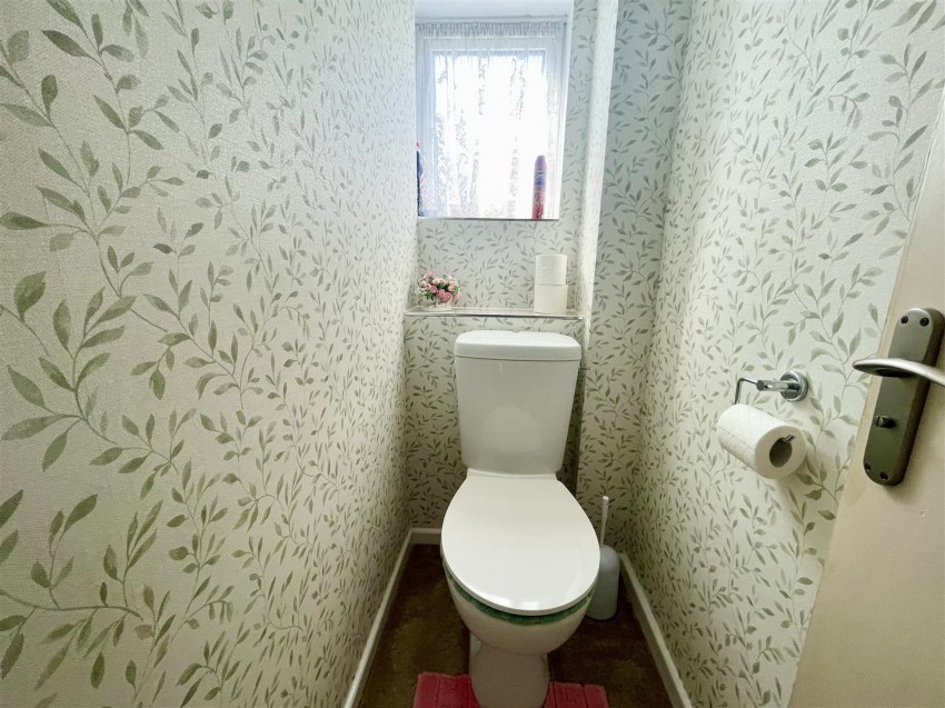 Images for Shaftesbury Avenue, Swindon