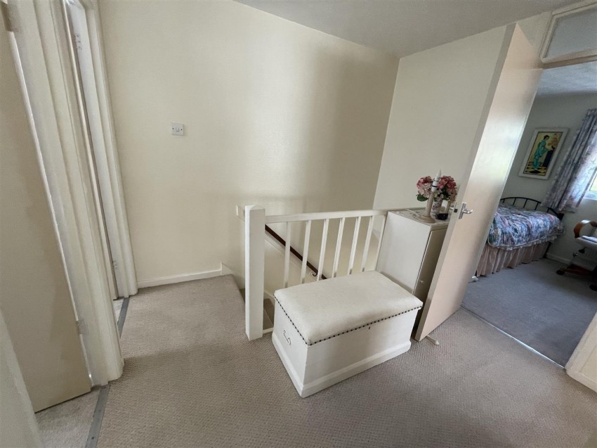 Images for Shaftesbury Avenue, Swindon