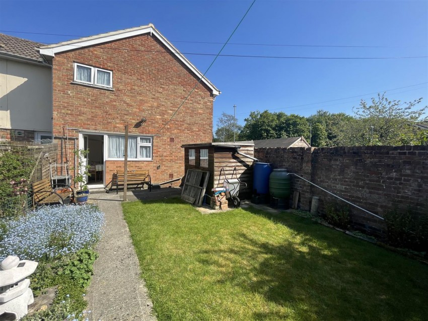 Images for Shaftesbury Avenue, Swindon