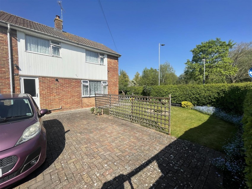 Images for Shaftesbury Avenue, Swindon