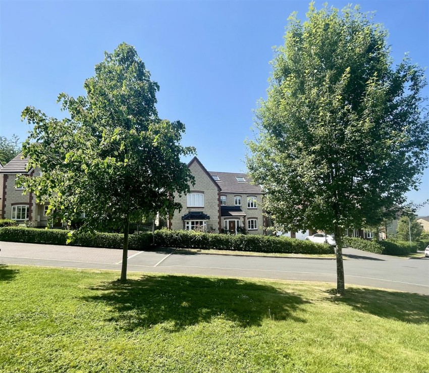 Images for Adams Meadow, Wanborough, Swindon