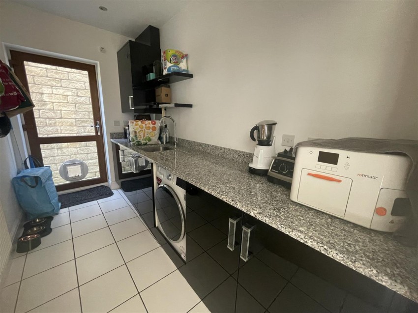Images for Adams Meadow, Wanborough, Swindon