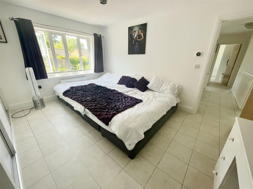Images for Adams Meadow, Wanborough, Swindon