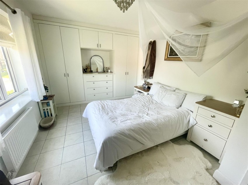 Images for Adams Meadow, Wanborough, Swindon