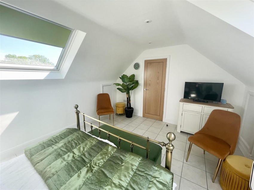 Images for Adams Meadow, Wanborough, Swindon