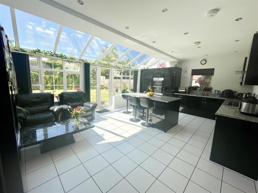 Images for Adams Meadow, Wanborough, Swindon