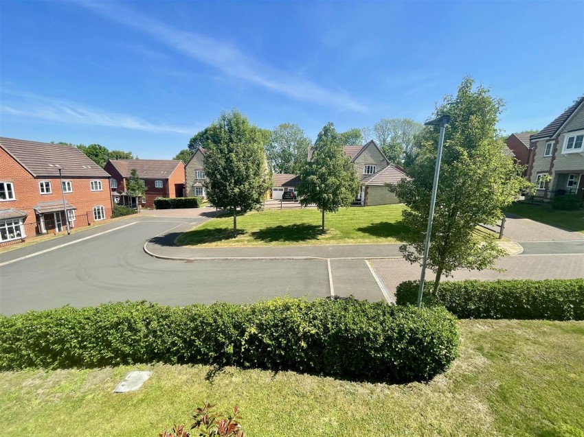 Images for Adams Meadow, Wanborough, Swindon