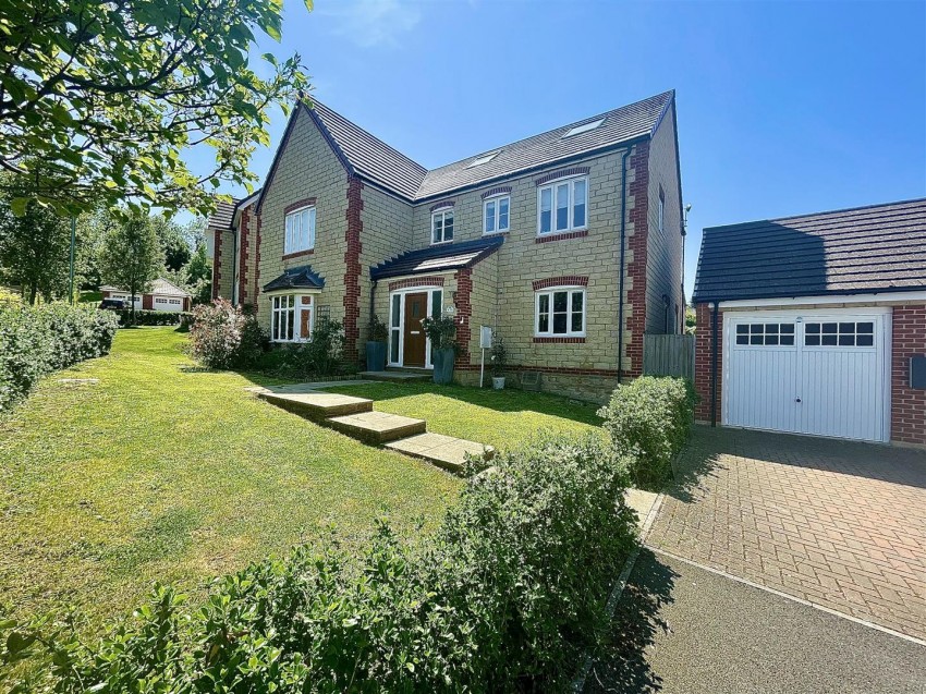 Images for Adams Meadow, Wanborough, Swindon
