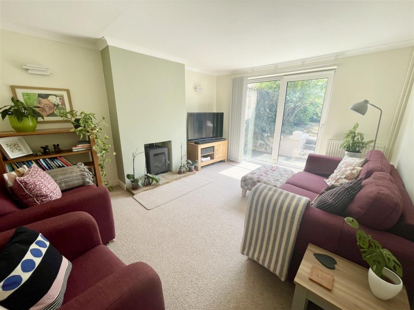 Images for Hereford Lawns, Lawn, Swindon