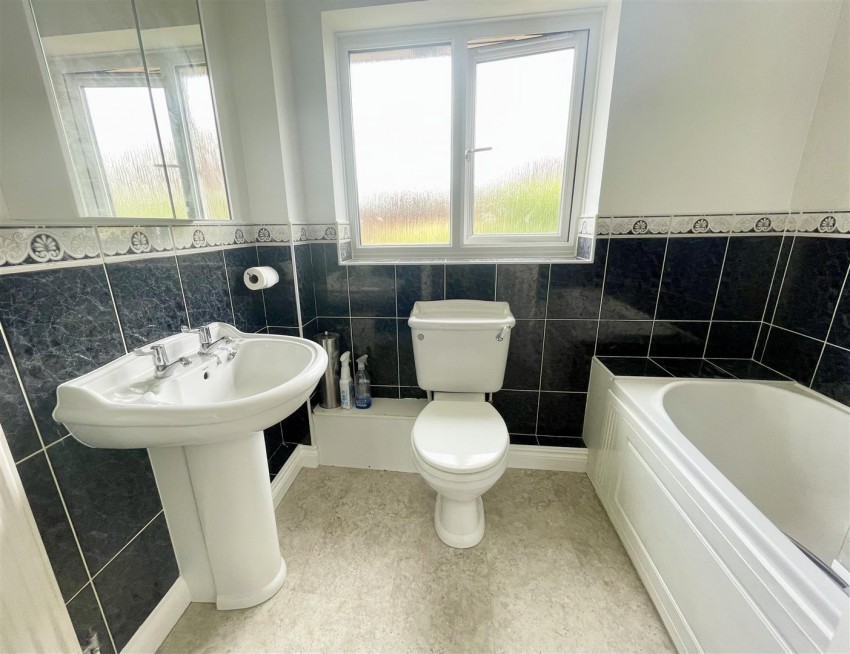 Images for Sword Gardens, Rushey Platt, Swindon