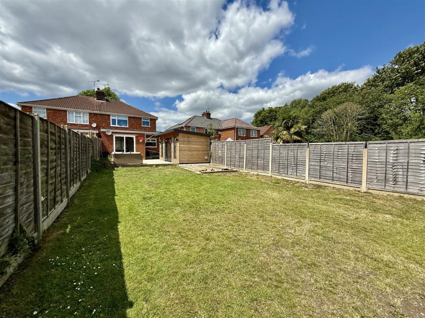 Images for Vicarage Road, Swindon