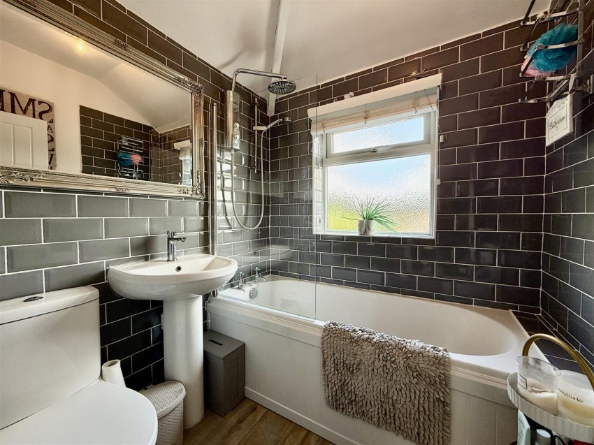 Images for Vicarage Road, Swindon