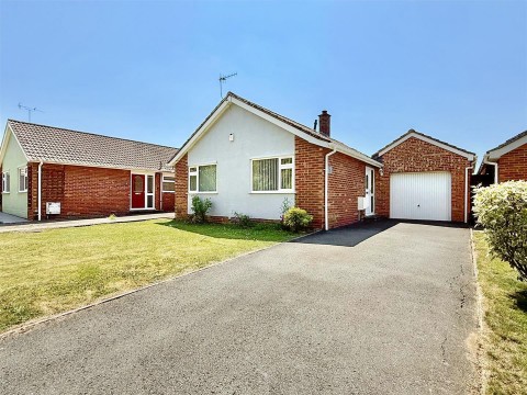 View Full Details for Cambridge Close, Swindon
