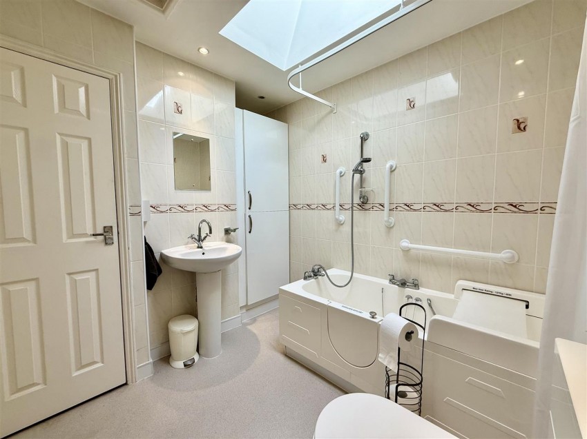 Images for Cambridge Close, Swindon