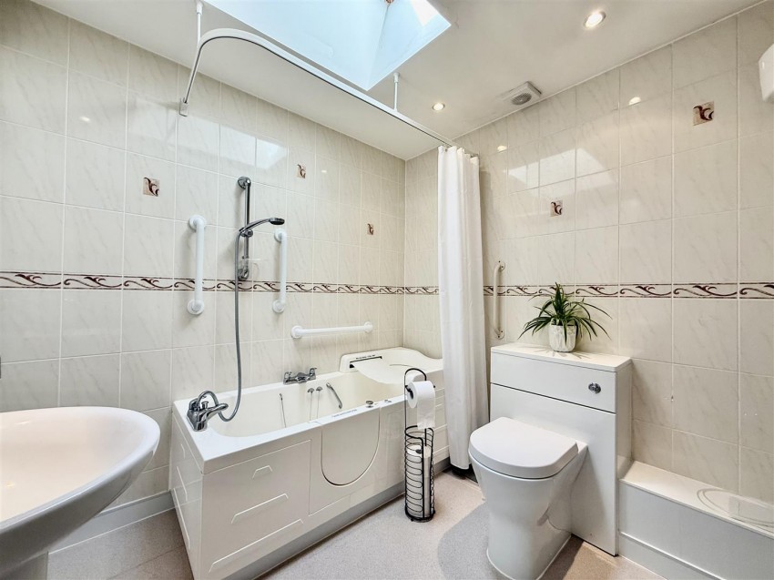 Images for Cambridge Close, Swindon