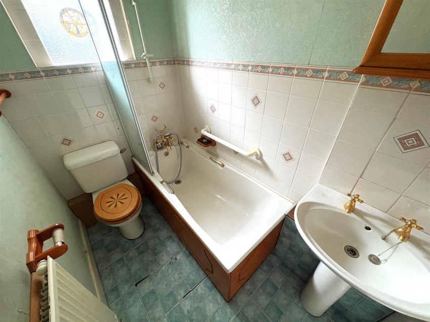 Images for County Road, Swindon
