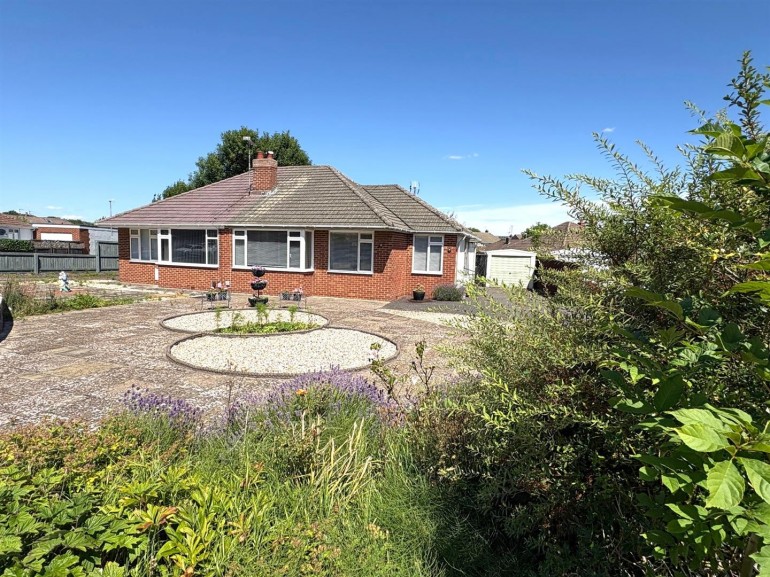 Beverstone Grove, Lawns, Swindon