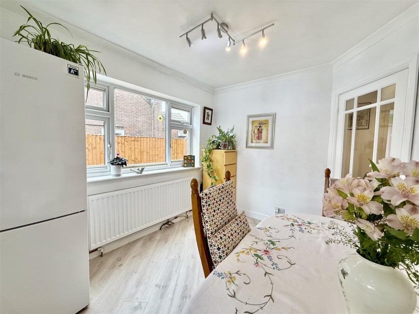 Images for Barcelona Crescent, Wroughton, Swindon