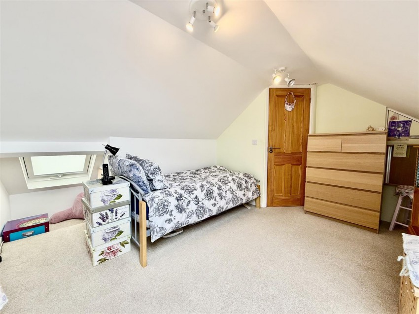 Images for Barcelona Crescent, Wroughton, Swindon
