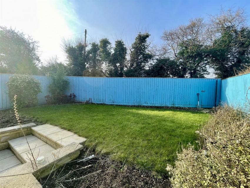 Images for Horseshoe Crescent, Peatmoor, Swindon