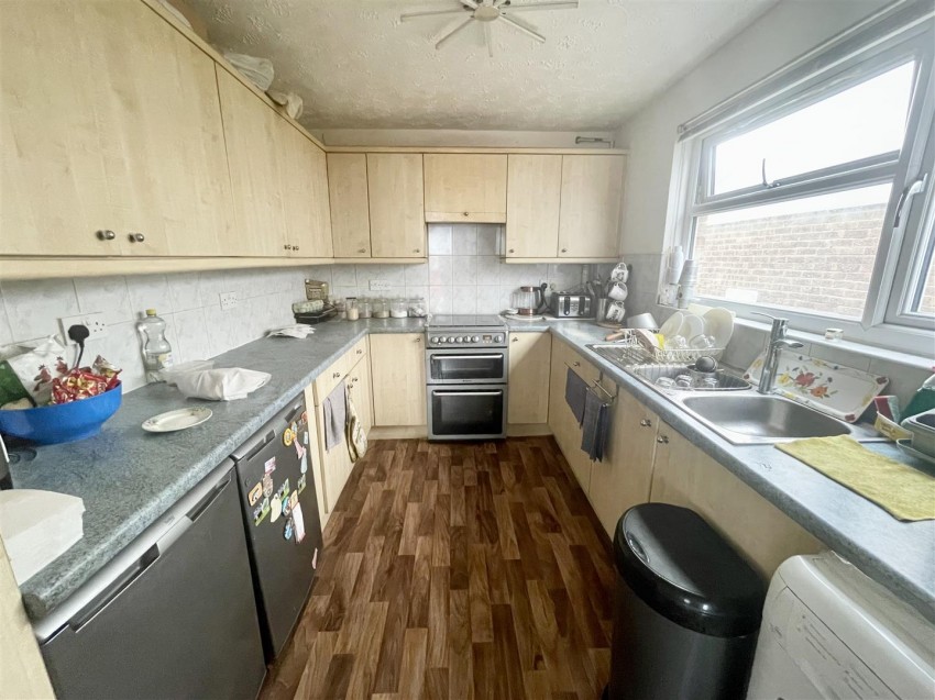 Images for Lambert Close, Freshbrook, Swindon