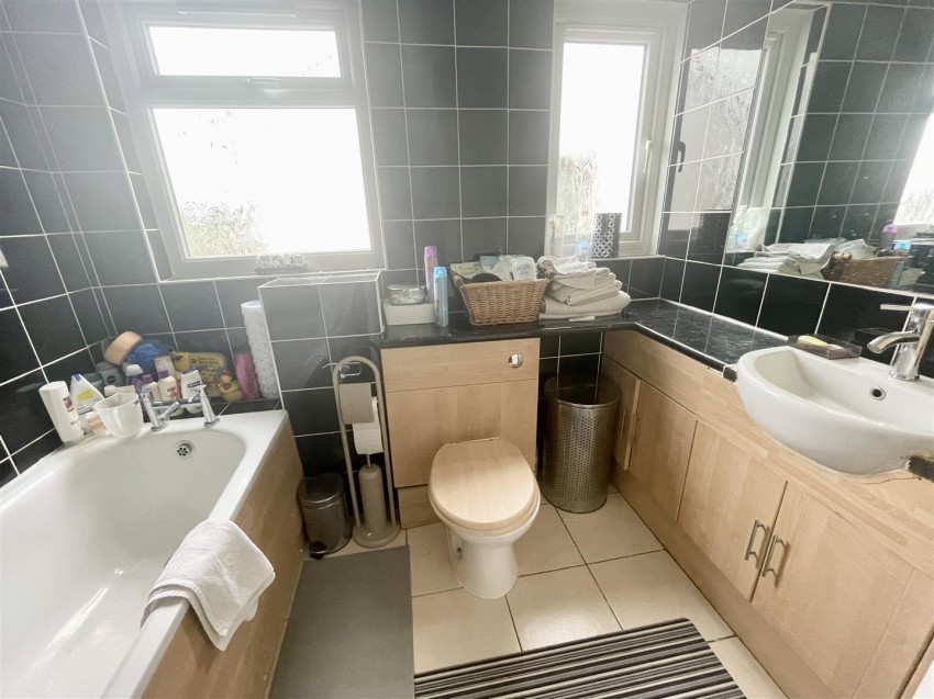 Images for Lambert Close, Freshbrook, Swindon