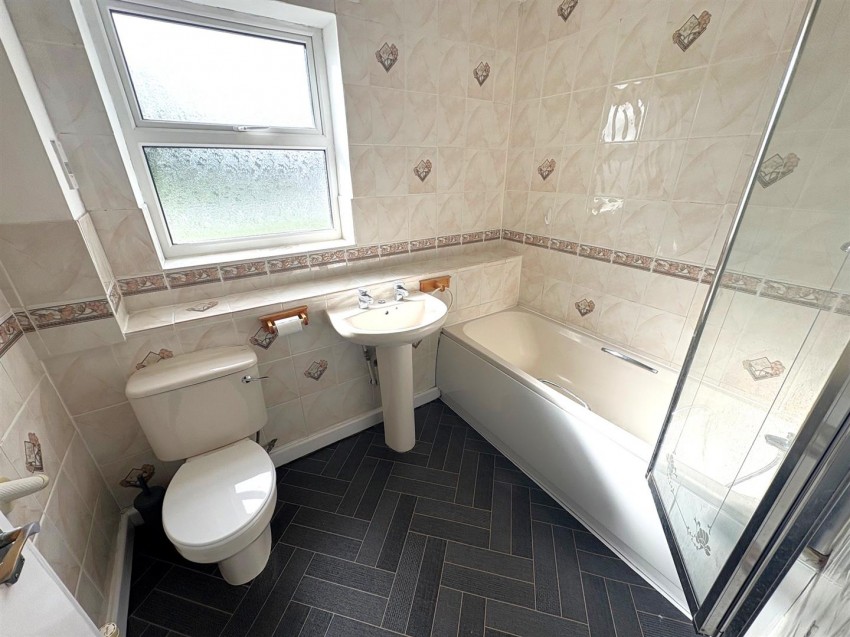 Images for Broughton Grange, Lawns, Swindon