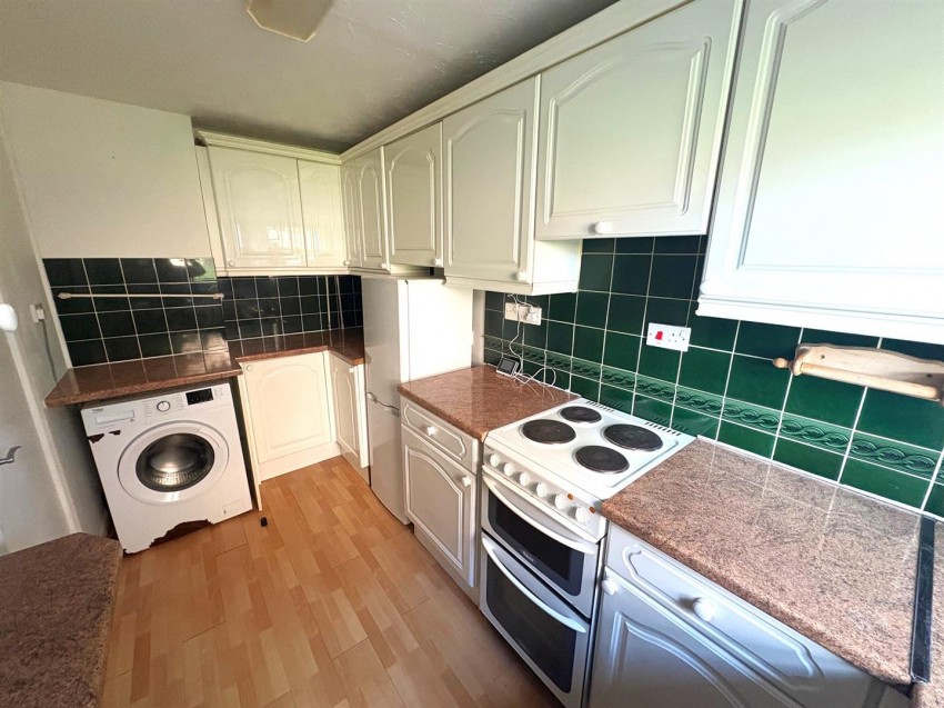 Images for Broughton Grange, Lawns, Swindon
